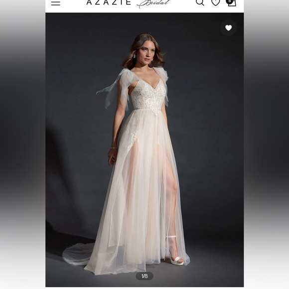 Beautiful wedding dress - Picture 1 of 7